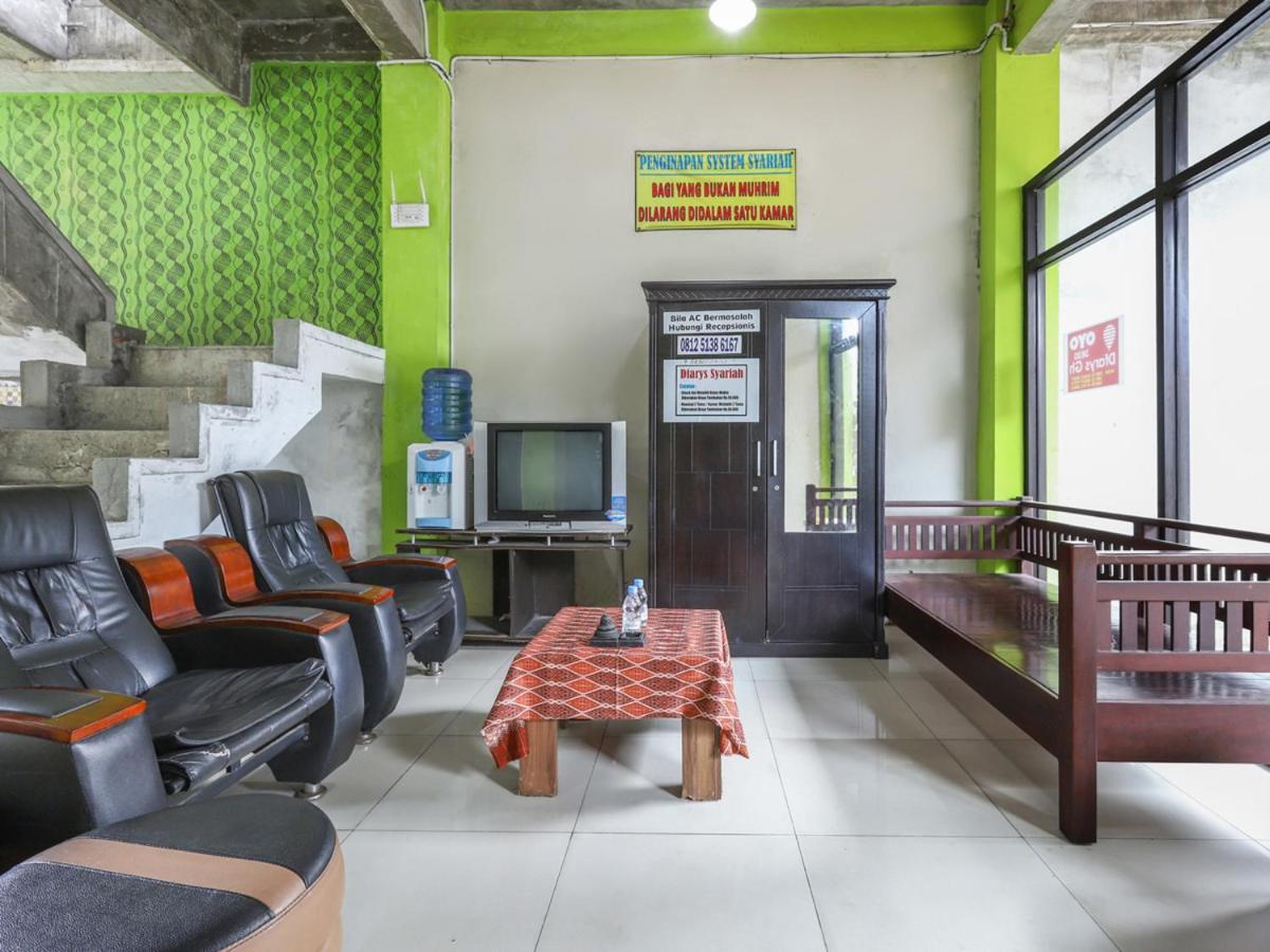 Hotel Oyo 3830 Dfarys Gh Syariah Balikpapan  Esterno foto