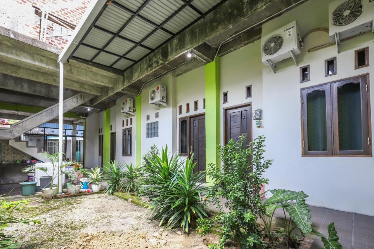 Hotel Oyo 3830 Dfarys Gh Syariah Balikpapan  Esterno foto
