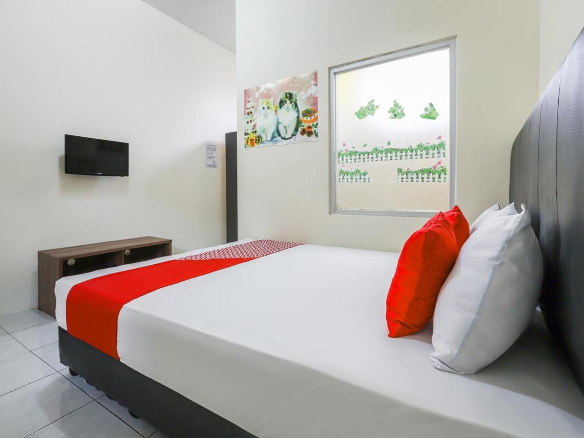 Hotel Oyo 3830 Dfarys Gh Syariah Balikpapan  Esterno foto